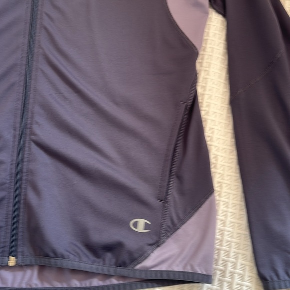 Champion recycled poly jacket in mauve, size XL. - Picture 3 of 7